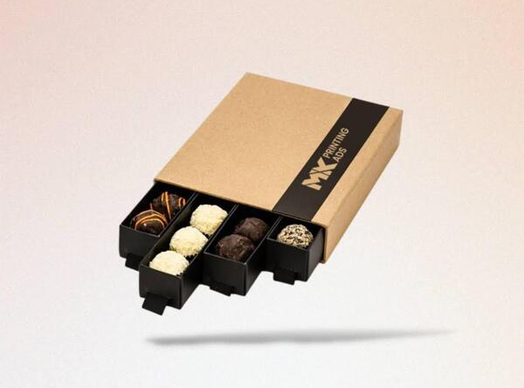 چاپ جعبه شکلات در شیراز با نادین پک | طراحی شکیل، کیفیت بالا و تحویل سریع